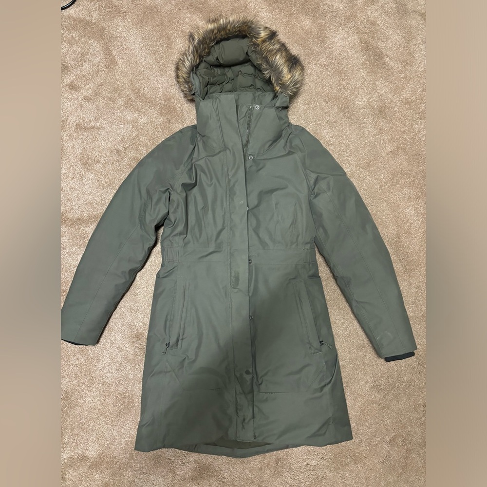 North Face Long Puffer Coat.  Olive.  Size Small.  Excellent condition.